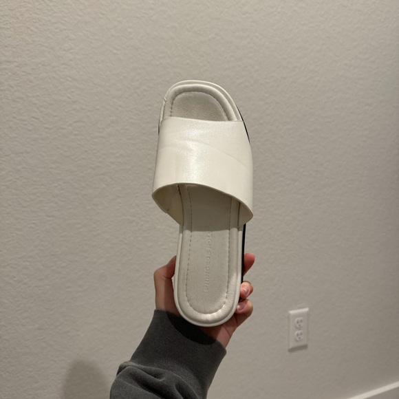 Princess Polly white platform slides - Picture 5 of 13